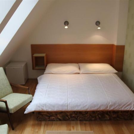 A.Dalia Hotel Karlovy Vary Bagian luar foto
