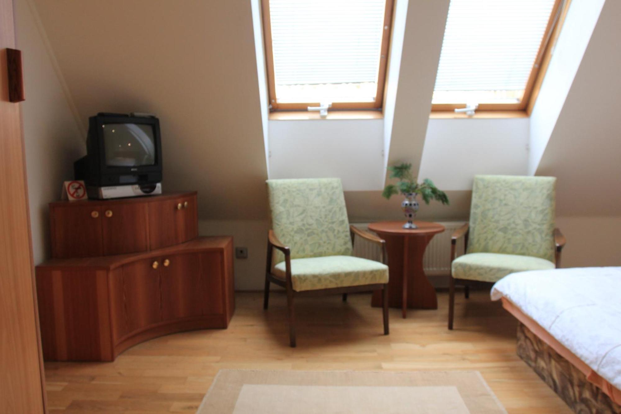 A.Dalia Hotel Karlovy Vary Bagian luar foto