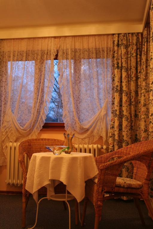A.Dalia Hotel Karlovy Vary Bagian luar foto