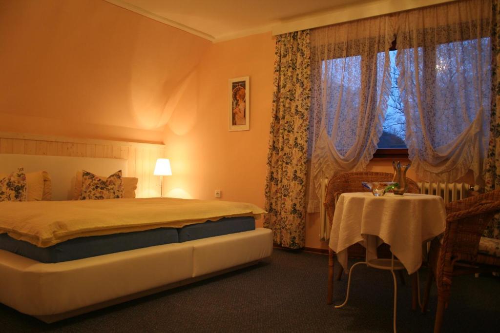 A.Dalia Hotel Karlovy Vary Bagian luar foto